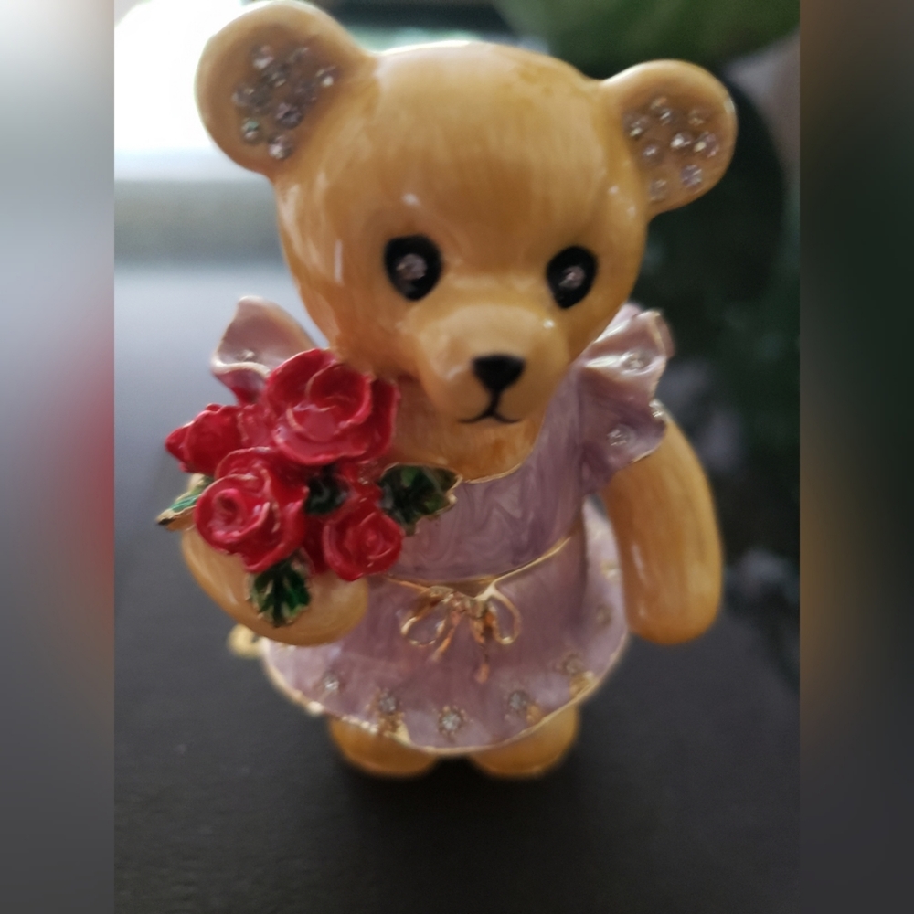 NIB Art Form Collector Enamel Trinket Box